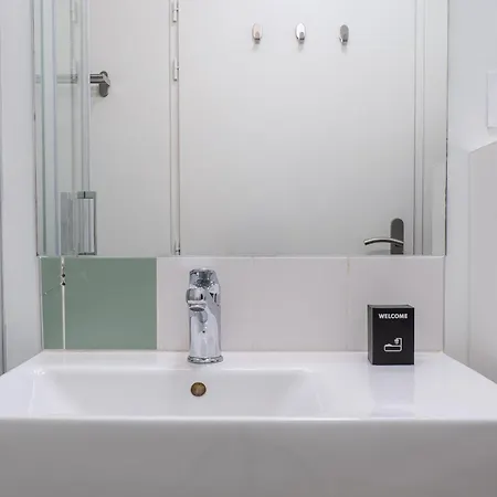 Double Jeu - Magnifique Sur Les Ramblas Aparthotel 3*